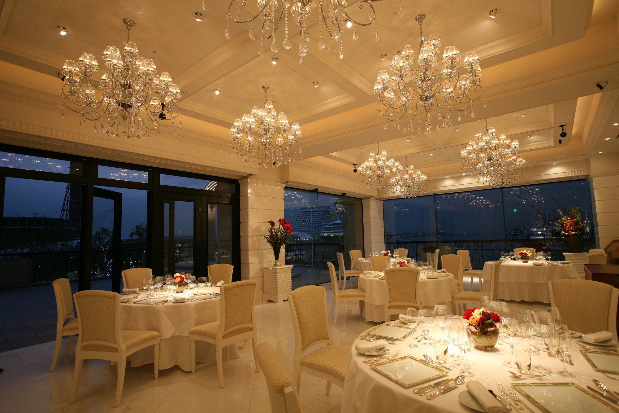 Hotel La Suite Kobe Harborland Restaurant billede